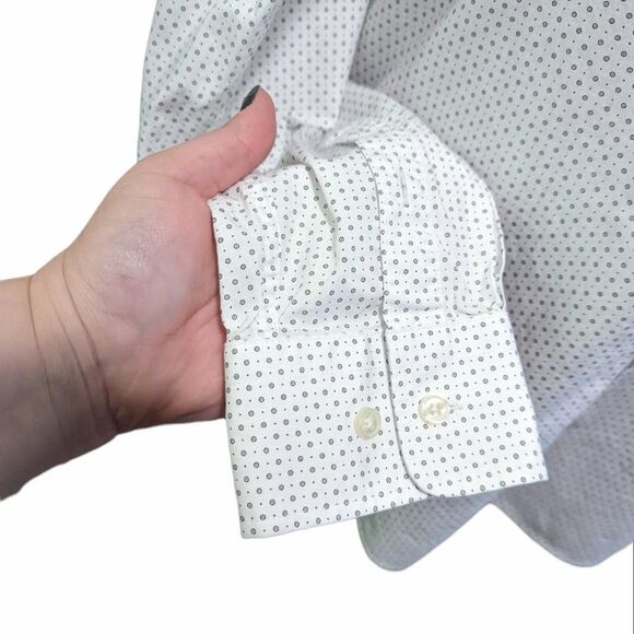 Women's Jos A Bank White Collared Tailored Fit Button Down Top, Size Large - Picture 4 of 4